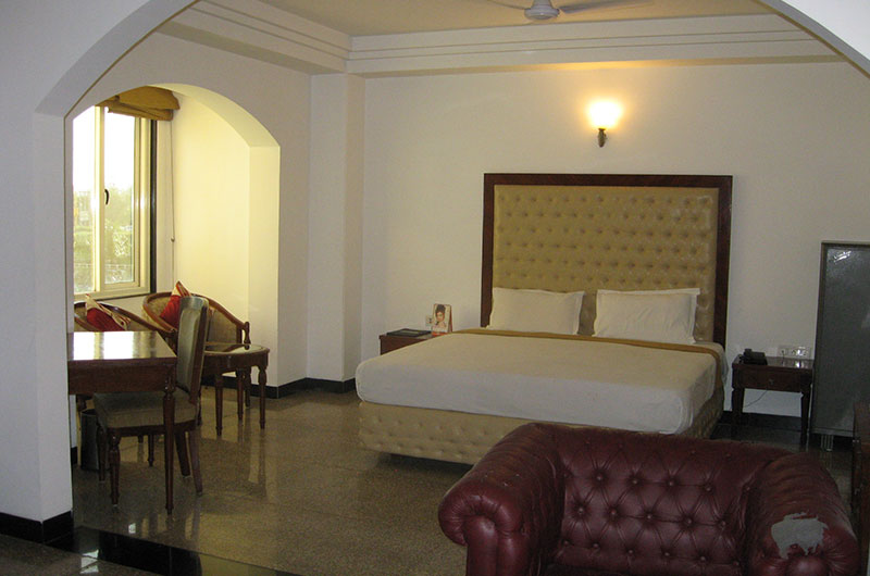 Lavanya Motel-Sweet Room-1