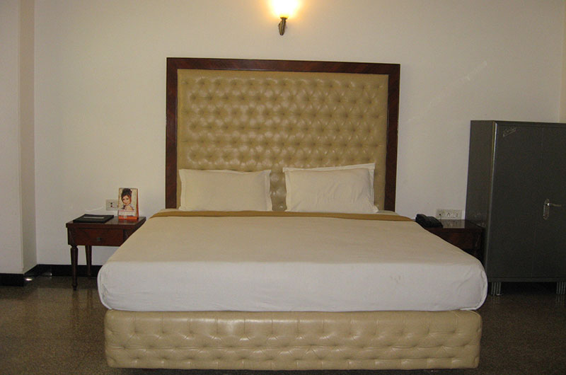 Lavanya Motel-Sweet Room-2